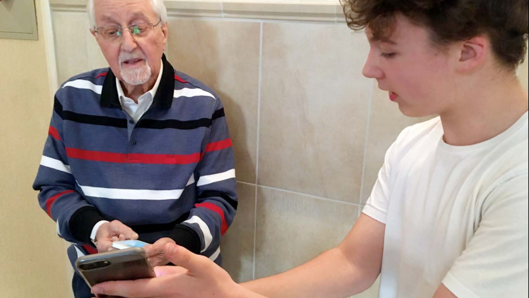 You are currently viewing Kirchen und Seniorennetzwerke in Sülz und Klettenberg fördern den Internetzugang für ältere Menschen